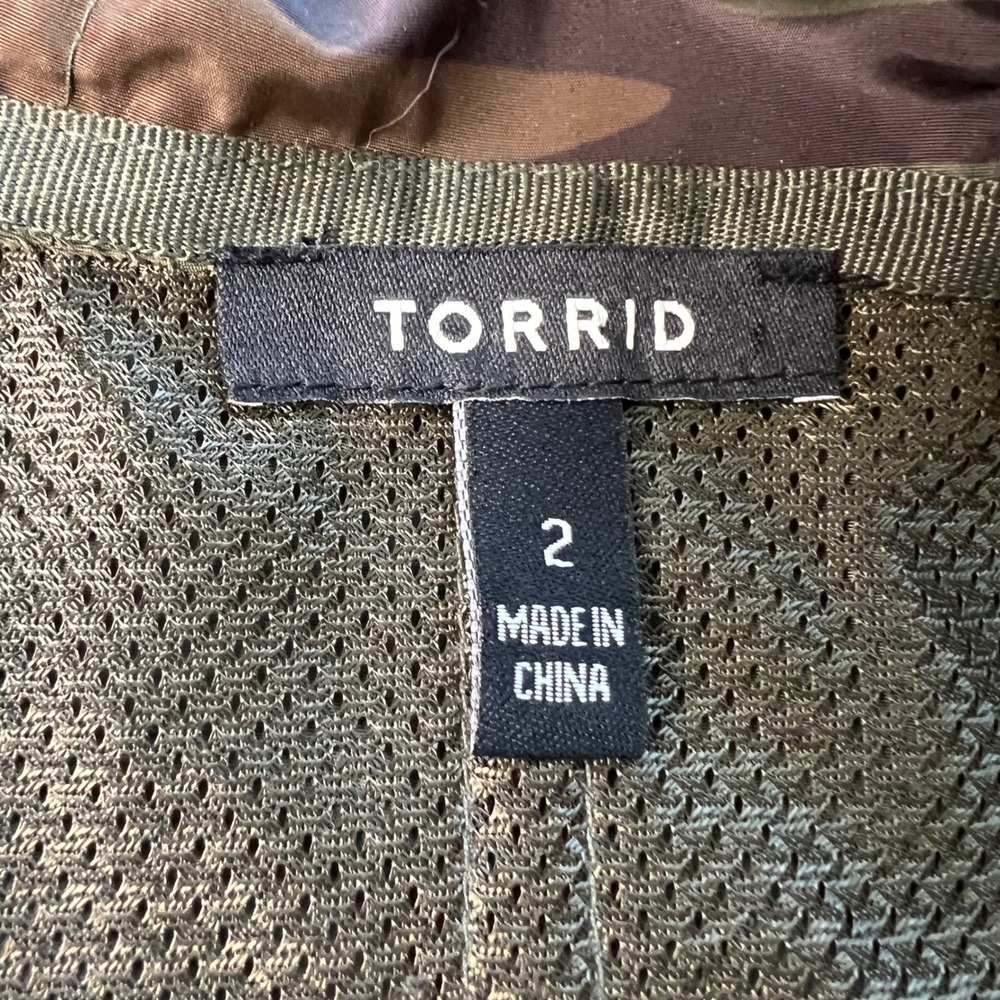 Torrid Camo Windbreaker Jacket Women 2 Plus Size Hooded Full Zip Utility Anorak - Picture 2 of 15
